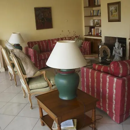 Dans Domaine Avec Piscine Et Acces Privee Villa *