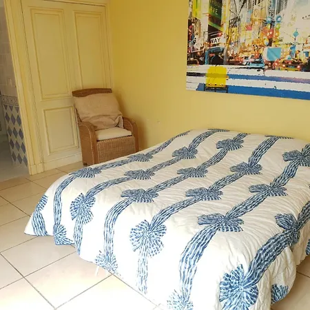Dans Domaine Avec Piscine Et Accès Privée Les Rives De Beauvallopn Grimaud