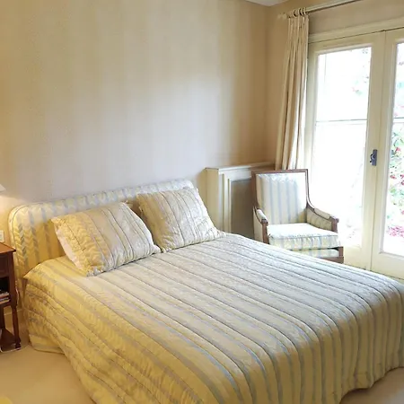 Dans Domaine Avec Piscine Et Acces Privee Les Rives De Beauvallopn Villa *